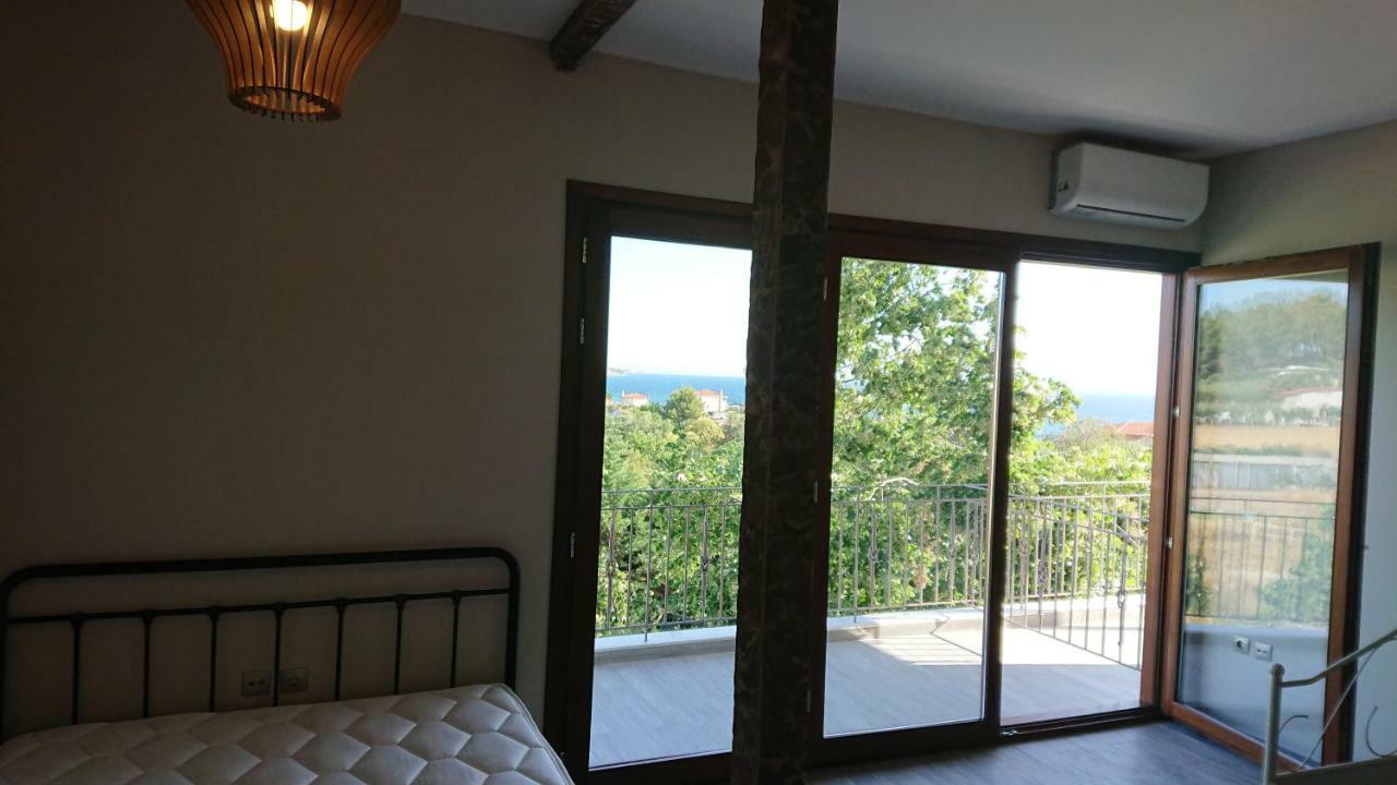 Stone House With Seaview Apartment Nea Poteidaia Exterior foto
