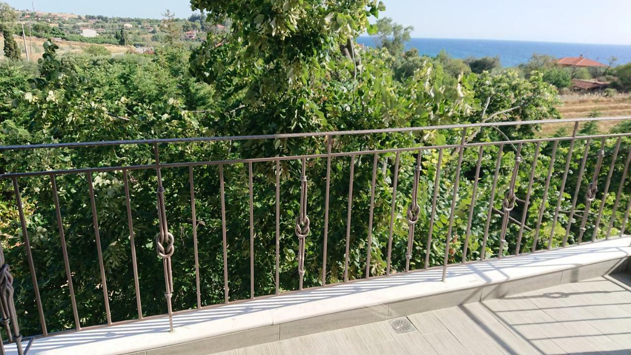 Stone House With Seaview Apartment Nea Poteidaia Exterior foto